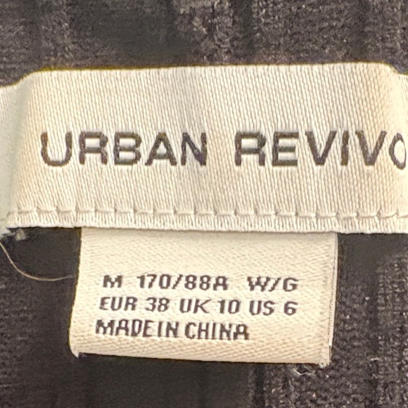 Elegant Black Long Sleeve Sweater Dress with Gold Buttons - Picture 2 of 9